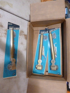 lot 225 image: 9 Ideal Door Closers