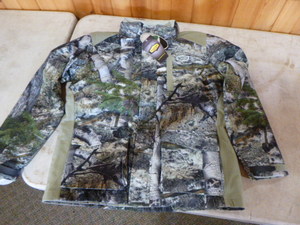 lot 238 image: Mossy Oak Yukon Gear Womens Hunting Jacket