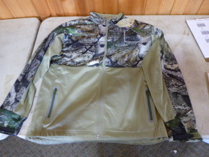 lot 246 image: Mossy Oak Yukon Gear Mens Hunting Jacket