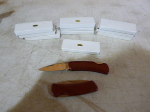 lot 272 image: 1 Dozen Pocket Knives