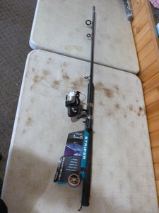 lot 279 image: South Bend R2F Rod and Reel