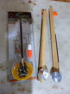 lot 310 image: Ice Fishing Items