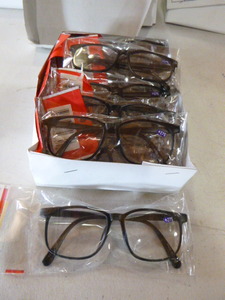 lot 357 image: 1 Dozen Pair of Reading Glasses