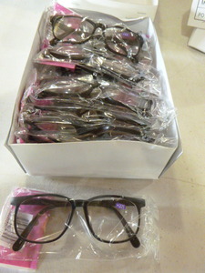 lot 361 image: 1 Dozen Pair of Reading Glasses