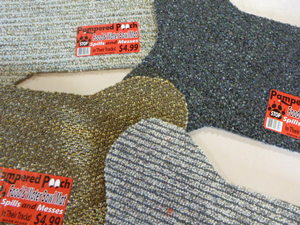 lot 417 image: 4 Pampered Pooch Food and Water Bowl Mats