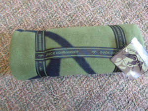 lot 418 image: Duck Commander Fleece Throw