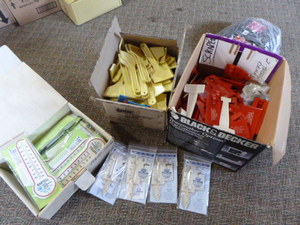 lot 438 image: 2 Boxes of Scrapers