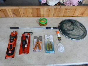 lot 321 image: Fishing Items