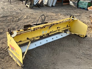 lot 5 image: Snow Wolf Ultra-Series Ultra-108 Snow Plow