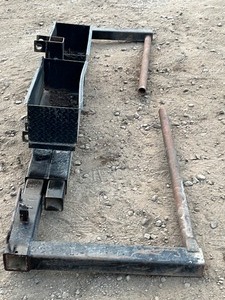 lot 7 image: Commercial Three-Point Roll  Spool Carrier