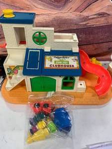 Vintage Fisher-Price 1976 Sesame Street Clubhouse with People # 937