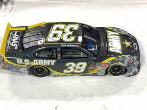 1 24 Ryan Newman# 39 Army Lionel Diecast Car