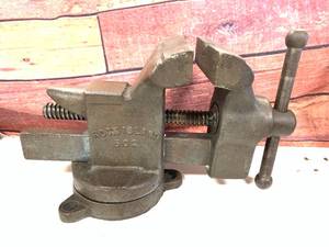 Vintage Rock Island 3 � Swivel Vise