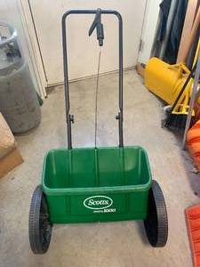 Scotts Accugreen 1000 Drop Spreader