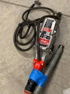 Milwaukee Heavy Duty Hold Hawg 1675-1
