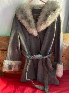 Wool Coat With Faux Fur LgXL