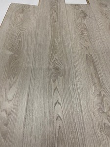 441 SF of Water Resistant Laminate Flooring 7.5x47 OAK - D