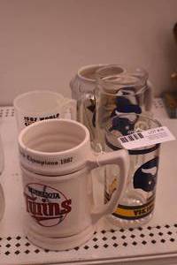 lot 18 image: MN Sports Memoribilia