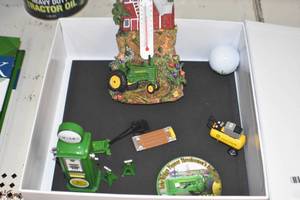 lot 29 image: John Deere Minatures