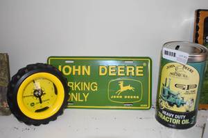 lot 32 image: John Deere Collection