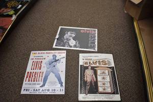 lot 51 image: Elvis Tins