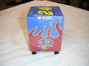 lot 8 image: Jeff Gordon Mini War Wagon Tool Box Never been opened