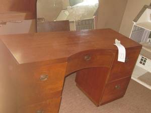 Antique (5) drawer wood Vanity Desk...