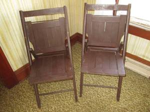 2 Vintage wood folding chairs...