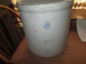 3-gallon Redwing Crock in fantastic...