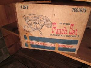 Anchor Hocking 26pc punch bowl and ...