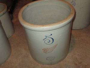 5-gallon Redwing Crock in fantastic...