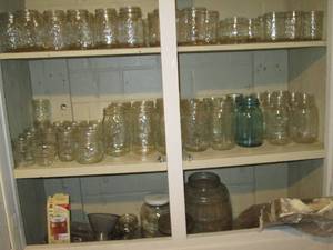 All content of Pegboard cupboard in...