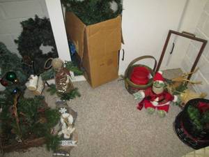 Lot of Assorted Christmas wreaths, ...