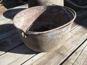 Antique Cast Iron Scalding Pot. Ano...