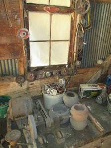 Benchtop Lot of assorted hardware, ...