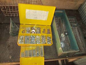 Benchtop Lot containing a vintage m...