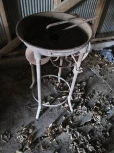 Antique Heavy duty metal parts wash...