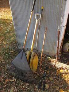 Wood handled yard rake, replacement...