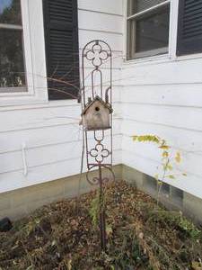 Ornate Metal yard decor with attach...