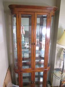 Charmingly crafted Wood Curio Cabin...
