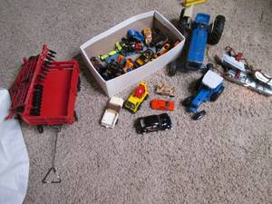 Lot of vintage toy cars and tractor...