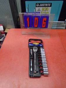 lot 106 image: 14 piece Gear Head 38 drive socket set. New in box. As shown.