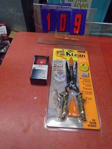 lot 109 image: Atec small led work light & poultry shear. As shown.
