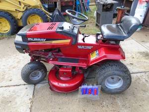 lot 158 image: Murry 12.5 hp 40 deck 5 speed lawn mower. Tested & works. As shown.