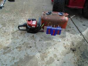 lot 171 image: Boat gas can & Home Lite hedger trimmer. As shown.