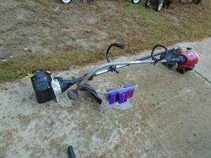 lot 172 image: Qty of 2 weed trimmers. One is missing pull cord. As shown.