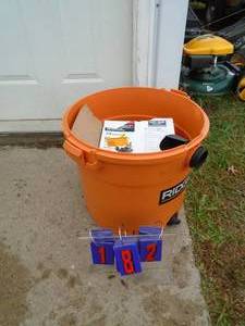 lot 182 image: Rigid vacuum tub with new everbilt 12 hp sump pump. Tested & works. As shown.