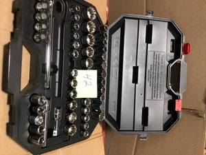 lot 42 image: Husky 12 in. Drive Mechanics Tool Set (52-Piece) Customer Returns See Terms on Auction