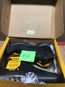 lot 43 image: DEWALT Mens Baltimore 6 in. Work Boots - Steel Toe - Black (9.5)MCustomer Returns See Terms on Auction