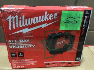 Milwaukee Green 100 ft. Cross Line and Plumb Points Rechargeable Laser Level with REDLITHIUM Lithium-Ion USB Battery and Charger Customer Returns See Terms on Auction